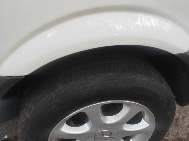 Белый Мерседес Вито, объемом двигателя 2.1 л и пробегом 340 тыс. км за 5800 $, фото 3 на Automoto.ua