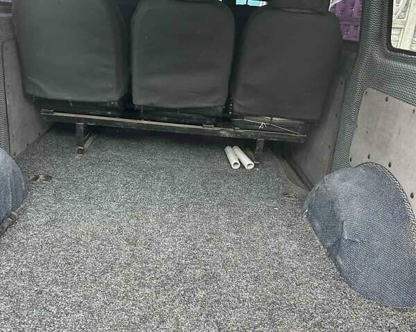 Белый Мерседес Вито, объемом двигателя 2.15 л и пробегом 590 тыс. км за 5500 $, фото 4 на Automoto.ua