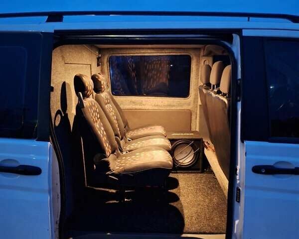 Белый Мерседес Вито, объемом двигателя 2.2 л и пробегом 394 тыс. км за 8000 $, фото 8 на Automoto.ua