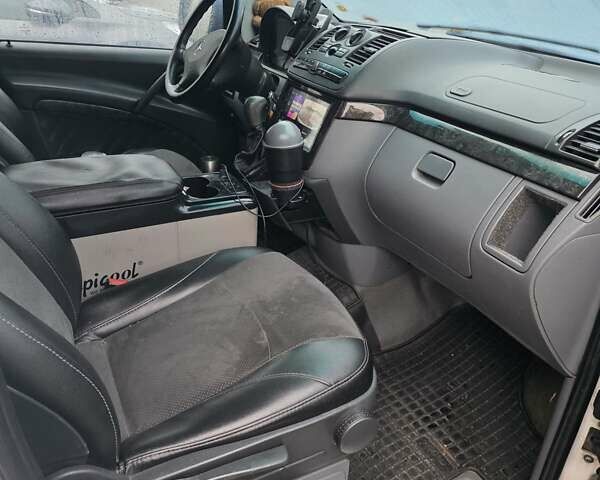 Белый Мерседес Вито, объемом двигателя 2.15 л и пробегом 468 тыс. км за 12167 $, фото 11 на Automoto.ua