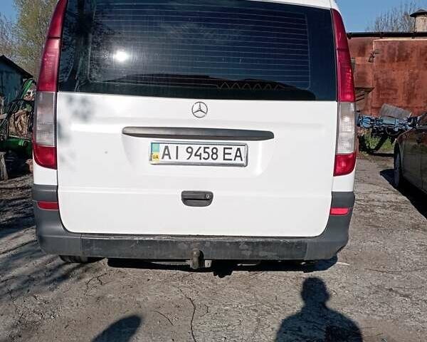 Белый Мерседес Вито, объемом двигателя 2.1 л и пробегом 377 тыс. км за 7500 $, фото 1 на Automoto.ua