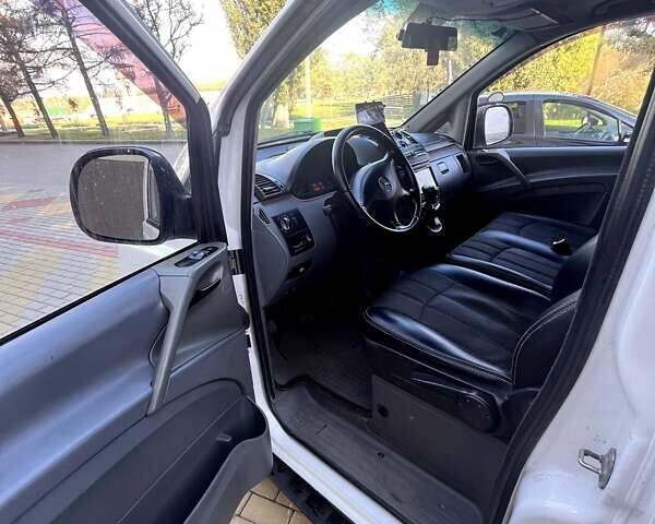 Мерседес Вито 2006 в Житомире на Automoto.ua Белый Мерседес Вито, объемом двигателя 2.1 л и пробегом 266 тыс. км за 7777 $, фото 10 на Automoto.ua