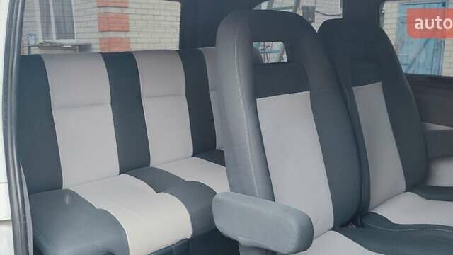 Белый Мерседес Вито, объемом двигателя 2.15 л и пробегом 353 тыс. км за 8600 $, фото 12 на Automoto.ua