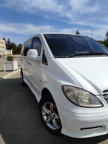 Белый Мерседес Вито, объемом двигателя 2.15 л и пробегом 353 тыс. км за 8600 $, фото 2 на Automoto.ua