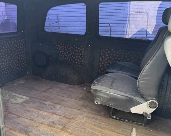 Белый Мерседес Вито, объемом двигателя 2.15 л и пробегом 323 тыс. км за 5200 $, фото 9 на Automoto.ua