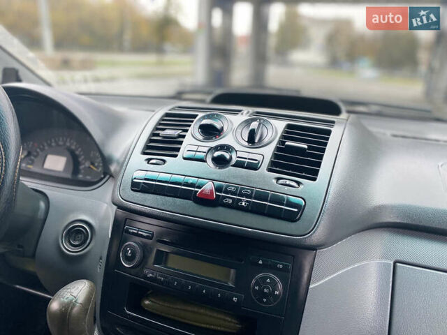 Белый Мерседес Вито, объемом двигателя 2.15 л и пробегом 263 тыс. км за 7499 $, фото 13 на Automoto.ua