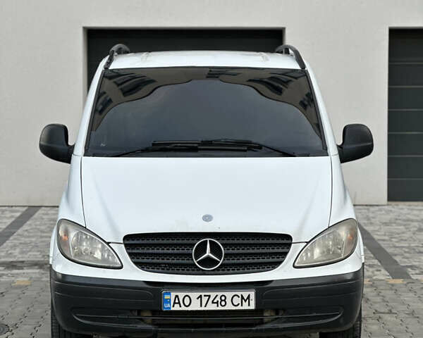 Белый Мерседес Вито, объемом двигателя 2.15 л и пробегом 300 тыс. км за 6500 $, фото 2 на Automoto.ua