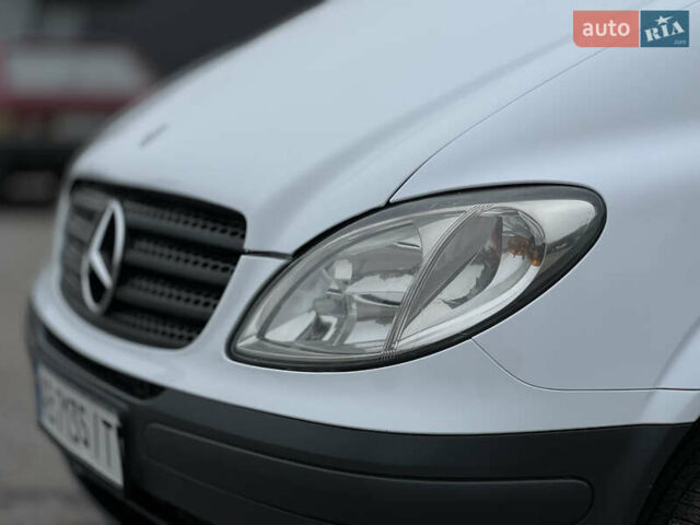 Белый Мерседес Вито, объемом двигателя 2.15 л и пробегом 277 тыс. км за 8000 $, фото 11 на Automoto.ua