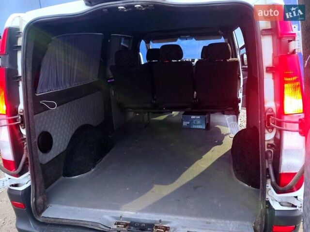 Білий Мерседес Віто, об'ємом двигуна 2.2 л та пробігом 300 тис. км за 14000 $, фото 16 на Automoto.ua