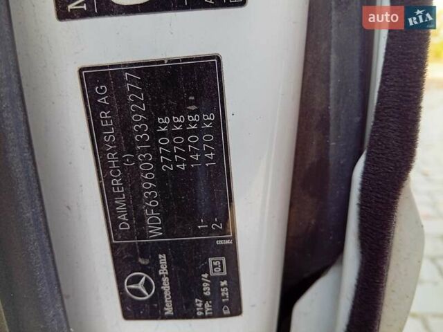 Белый Мерседес Вито, объемом двигателя 2.15 л и пробегом 330 тыс. км за 9300 $, фото 14 на Automoto.ua