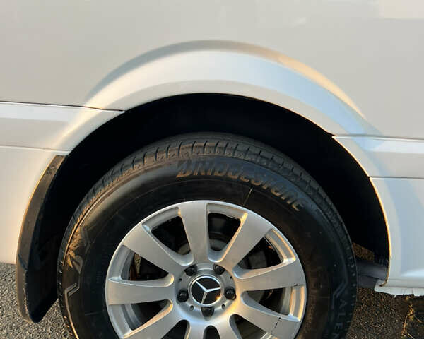 Белый Мерседес Вито, объемом двигателя 2.15 л и пробегом 375 тыс. км за 10500 $, фото 10 на Automoto.ua