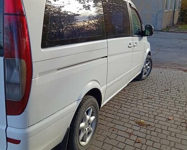 Белый Мерседес Вито, объемом двигателя 2.15 л и пробегом 330 тыс. км за 9300 $, фото 2 на Automoto.ua