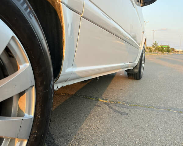 Белый Мерседес Вито, объемом двигателя 2.15 л и пробегом 375 тыс. км за 10500 $, фото 11 на Automoto.ua