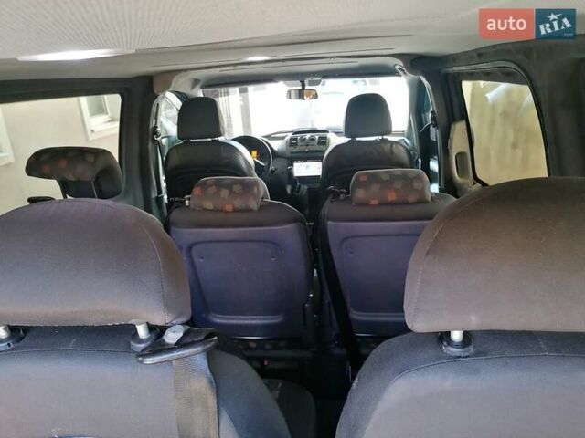 Білий Мерседес Віто, об'ємом двигуна 2.99 л та пробігом 323 тис. км за 11000 $, фото 7 на Automoto.ua