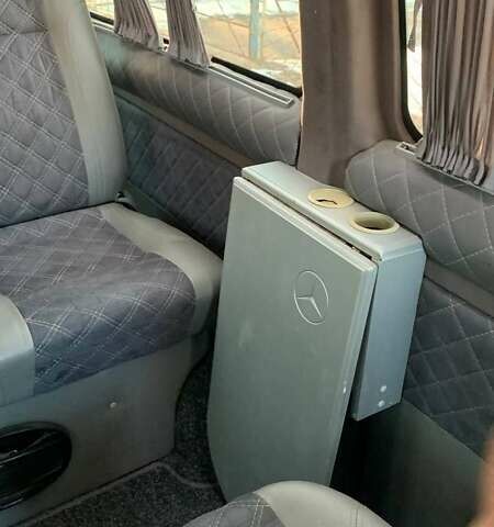 Белый Мерседес Вито, объемом двигателя 2.1 л и пробегом 234 тыс. км за 12000 $, фото 9 на Automoto.ua