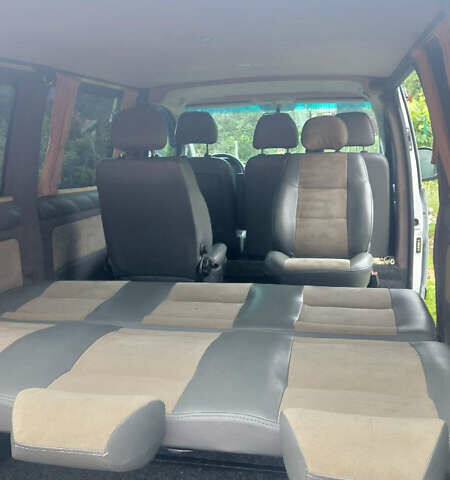 Белый Мерседес Вито, объемом двигателя 2.15 л и пробегом 275 тыс. км за 11000 $, фото 14 на Automoto.ua