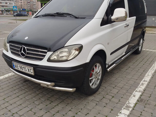 Белый Мерседес Вито, объемом двигателя 2.1 л и пробегом 444 тыс. км за 8300 $, фото 2 на Automoto.ua