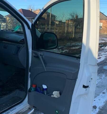 Білий Мерседес Віто, об'ємом двигуна 2.1 л та пробігом 234 тис. км за 12000 $, фото 15 на Automoto.ua