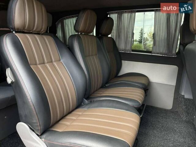 Белый Мерседес Вито, объемом двигателя 2.15 л и пробегом 300 тыс. км за 8600 $, фото 23 на Automoto.ua