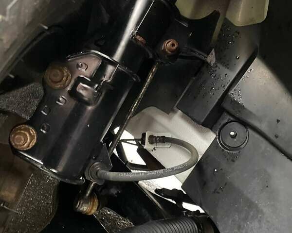 Белый Мерседес Вито, объемом двигателя 2.2 л и пробегом 336 тыс. км за 8999 $, фото 35 на Automoto.ua