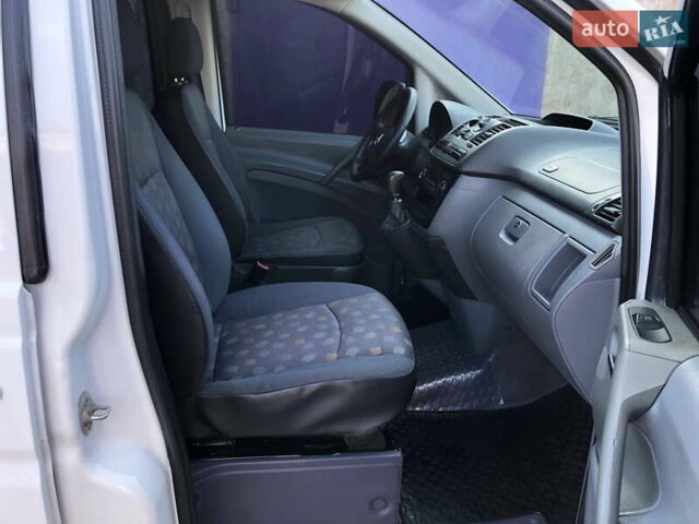 Білий Мерседес Віто, об'ємом двигуна 2.2 л та пробігом 265 тис. км за 8200 $, фото 12 на Automoto.ua