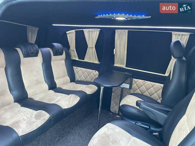 Белый Мерседес Вито, объемом двигателя 2.15 л и пробегом 300 тыс. км за 7000 $, фото 13 на Automoto.ua