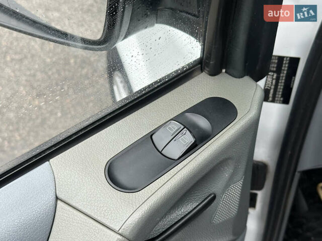 Білий Мерседес Віто, об'ємом двигуна 2.15 л та пробігом 360 тис. км за 6600 $, фото 22 на Automoto.ua