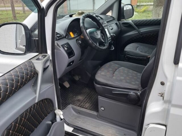 Белый Мерседес Вито, объемом двигателя 2.1 л и пробегом 440 тыс. км за 6800 $, фото 5 на Automoto.ua