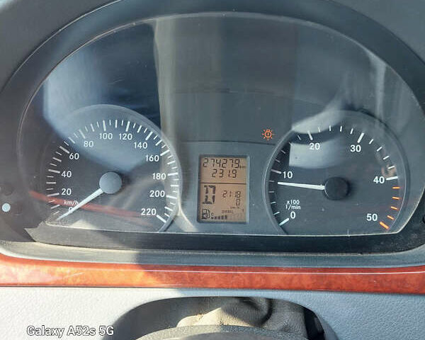 Белый Мерседес Вито, объемом двигателя 2.15 л и пробегом 275 тыс. км за 11000 $, фото 6 на Automoto.ua