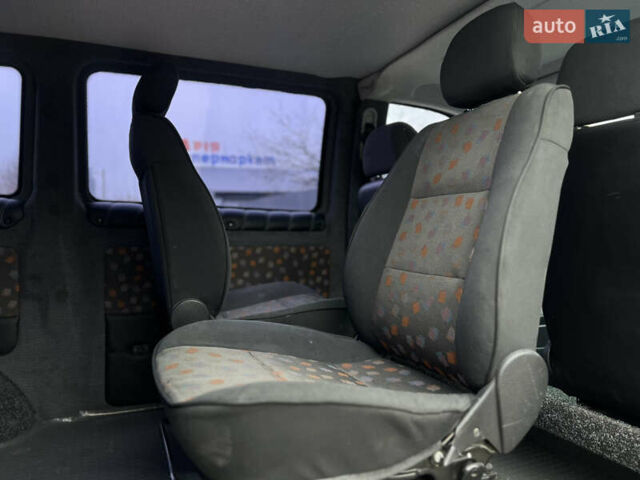 Белый Мерседес Вито, объемом двигателя 2.15 л и пробегом 277 тыс. км за 8000 $, фото 26 на Automoto.ua