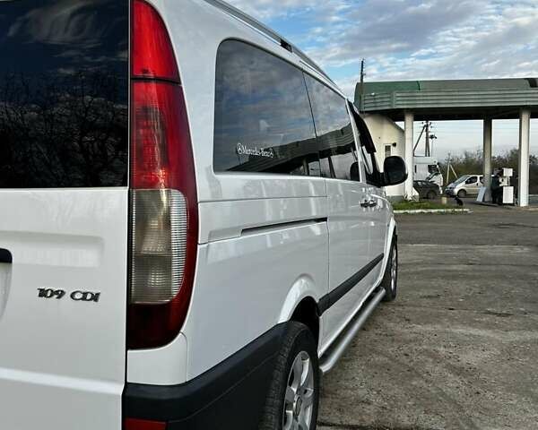 Білий Мерседес Віто, об'ємом двигуна 2.15 л та пробігом 365 тис. км за 7550 $, фото 15 на Automoto.ua