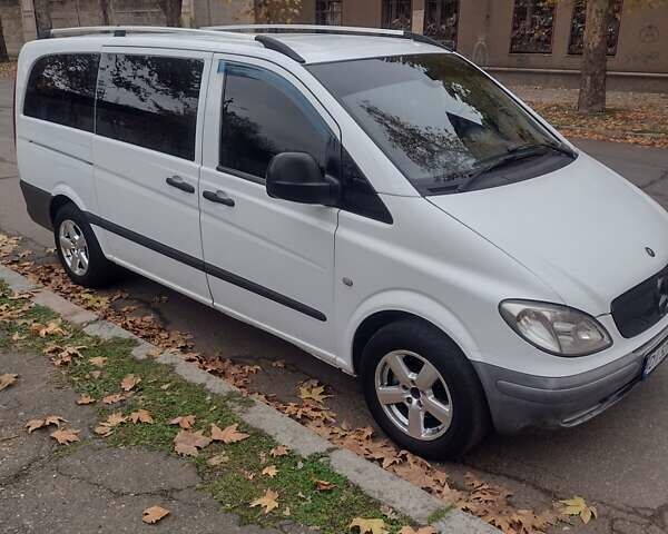 Белый Мерседес Вито, объемом двигателя 2.15 л и пробегом 495 тыс. км за 9999 $, фото 3 на Automoto.ua