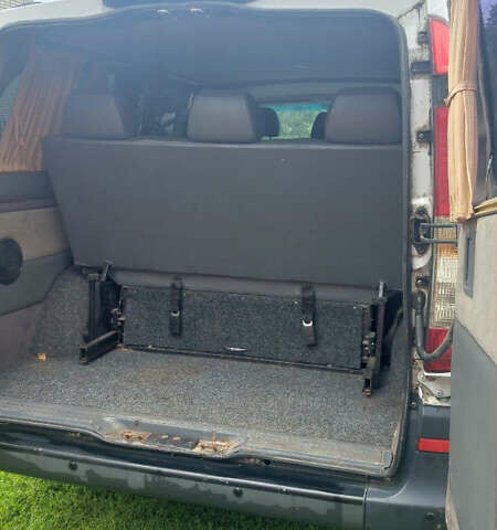 Белый Мерседес Вито, объемом двигателя 2.15 л и пробегом 275 тыс. км за 11000 $, фото 12 на Automoto.ua