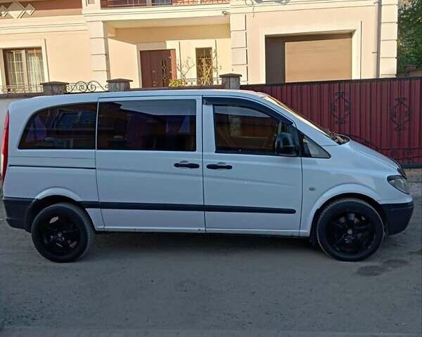 Белый Мерседес Вито, объемом двигателя 2.2 л и пробегом 323 тыс. км за 7777 $, фото 6 на Automoto.ua