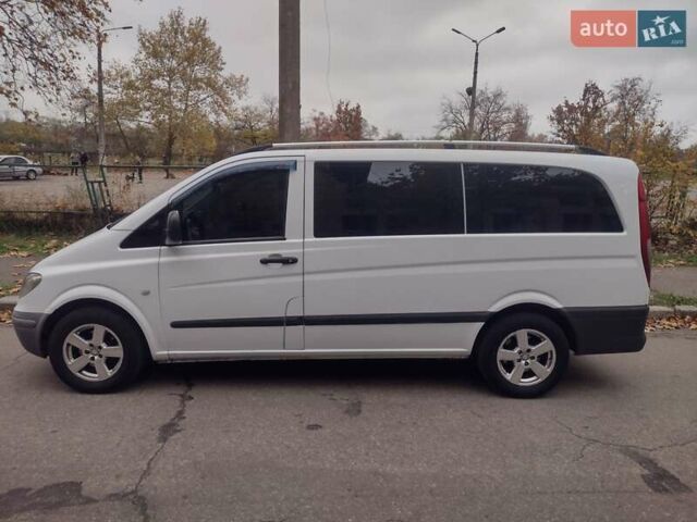 Белый Мерседес Вито, объемом двигателя 2.15 л и пробегом 495 тыс. км за 9999 $, фото 6 на Automoto.ua