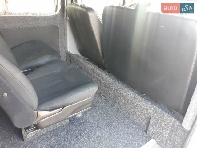 Белый Мерседес Вито, объемом двигателя 2.2 л и пробегом 289 тыс. км за 9100 $, фото 11 на Automoto.ua