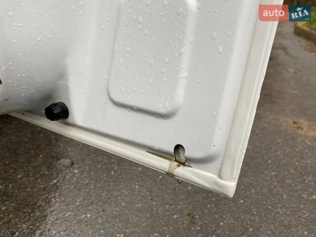 Белый Мерседес Вито, объемом двигателя 2.2 л и пробегом 336 тыс. км за 8999 $, фото 47 на Automoto.ua