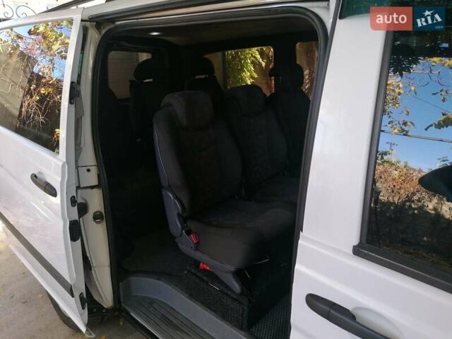 Білий Мерседес Віто, об'ємом двигуна 2.99 л та пробігом 323 тис. км за 11000 $, фото 8 на Automoto.ua