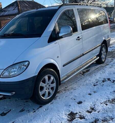 Белый Мерседес Вито, объемом двигателя 2.1 л и пробегом 234 тыс. км за 12000 $, фото 4 на Automoto.ua