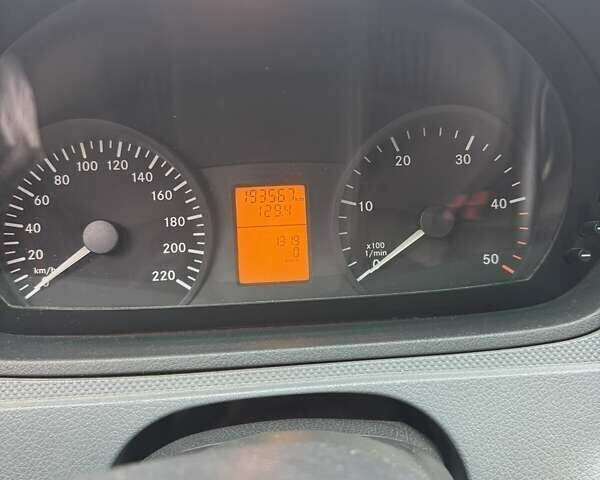 Белый Мерседес Вито, объемом двигателя 2.15 л и пробегом 194 тыс. км за 6700 $, фото 12 на Automoto.ua