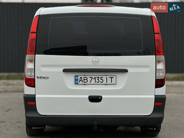 Белый Мерседес Вито, объемом двигателя 2.15 л и пробегом 277 тыс. км за 8000 $, фото 5 на Automoto.ua