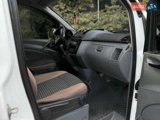 Белый Мерседес Вито, объемом двигателя 2.15 л и пробегом 360 тыс. км за 8700 $, фото 14 на Automoto.ua