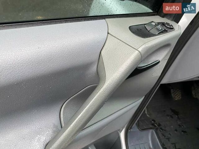 Белый Мерседес Вито, объемом двигателя 2.2 л и пробегом 336 тыс. км за 8999 $, фото 62 на Automoto.ua