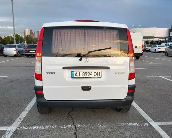 Белый Мерседес Вито, объемом двигателя 2.2 л и пробегом 346 тыс. км за 8100 $, фото 3 на Automoto.ua