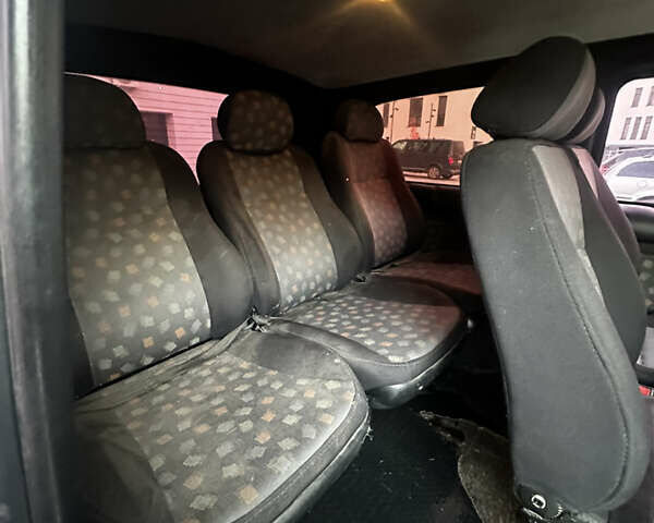 Белый Мерседес Вито, объемом двигателя 2.15 л и пробегом 300 тыс. км за 6500 $, фото 15 на Automoto.ua