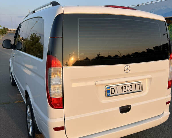 Белый Мерседес Вито, объемом двигателя 2.15 л и пробегом 375 тыс. км за 10500 $, фото 7 на Automoto.ua