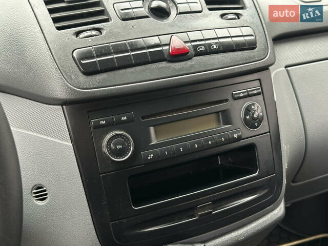 Білий Мерседес Віто, об'ємом двигуна 2.15 л та пробігом 360 тис. км за 6600 $, фото 26 на Automoto.ua