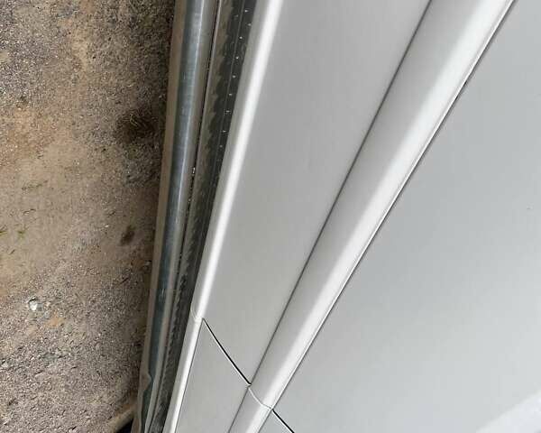 Белый Мерседес Вито, объемом двигателя 2.2 л и пробегом 336 тыс. км за 8999 $, фото 23 на Automoto.ua