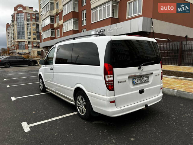 Белый Мерседес Вито, объемом двигателя 2.15 л и пробегом 370 тыс. км за 8000 $, фото 2 на Automoto.ua