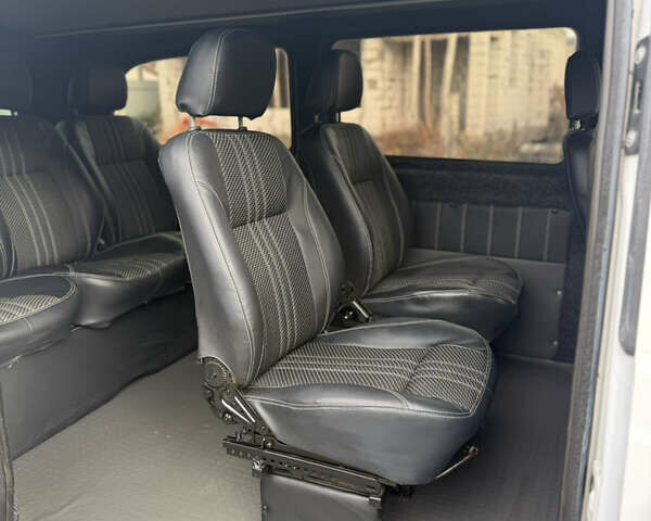 Белый Мерседес Вито, объемом двигателя 2.2 л и пробегом 285 тыс. км за 7300 $, фото 9 на Automoto.ua